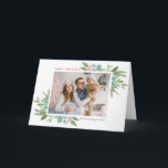 Cartão De Festividades Folhagem de Natal com Aquarela e Frame Holly<br><div class="desc">Feliz Natal! Enviar desejos de férias para a família e amigos com este cartão de férias verde. Apresenta a ilustração aquarela de colas,  agulhas de pinheiros e eucalipto e verde-d'água com tipografia clássica. Personalize apresentando sua foto favorita e adicionando nomes e mensagens. Itens correspondentes estão disponíveis.</div>