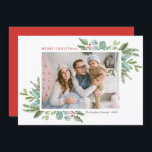 Cartão De Festividades Folhagem de Natal em Watercolor e Foto Holly<br><div class="desc">Feliz Natal! Enviar desejos de férias para a família e amigos com este cartão verde de férias. Apresenta a ilustração aquarela de colas,  agulhas de pinheiros e eucalipto e verde-d'água com tipografia clássica. Personalize apresentando sua foto favorita e adicionando nomes e mensagens. Itens correspondentes estão disponíveis.</div>
