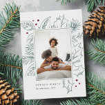 Cartão De Festividades Folhagem Vintage | Foto frontal e traseira<br><div class="desc">Cartões com fotos de Natal elegantes e chic apresentam a sua foto vertical favorita emoldurada por folhagem verde e branca e pinheiro num estilo de arte em linha. Amoras brancas e pequenas adicionam uma pop de cor a este design minimalista chic. Personalize com sua saudação personalizada (mostrada com "sempre feliz")...</div>