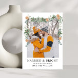 Cartão De Festividades Foto casada e brilhante | Laranjas de Natal<br><div class="desc">Envie seus desejos de feriado mais calorosos com o Cartão de Férias de Natal Moderno Garland. Apresentando uma coroa de laranja fresca e vibrante adornada com um verde festivo, este design emparelha lindamente com um roteiro alegre de "Casado e Brilho". Personalize-o com sua foto favorita de casamento e seus nomes...</div>
