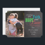Cartão De Festividades Foto Colorida Chalkboard Faith, Hope and Love<br><div class="desc">Adicione sua foto e texto para uma saudação doce e inspiradora de Fé, Esperança e Amor nesta temporada de festas com este fundo de carvões de cinza com design colorida vermelho, verde e azul tipográfico. Uma saudação da família de excelentes para crianças em idade escolar ou qualquer pessoa para estilos...</div>