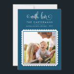 Cartão De Festividades FOTO DA FAMÍLIA 2023 Belo escalão elegante azul<br><div class="desc">pelo kat massard >> WWW.SIMPLYSWEETPAPERIE.COM <<< Um design de cartão fofo com "com amor" no topo, depois os seus nomes e mensagens, e cor simples no verso, dando-lhe a oportunidade de escrever uma mensagem pessoal à mão. Com uma foto quadrada em forma de escala na frente para sua foto favorita!...</div>