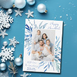 Cartão De Festividades Foto da família botânica azul Elegante Happy Hanuk<br><div class="desc">Linda botânica de aquarela azul sai primavera da sua fotografia vertical da família judia para um Hanukkah feliz. Personalize este elegante cartão com fotos Chanukah com uma segundo horizontal na parte de trás.</div>