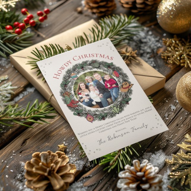 Cartão De Festividades Foto da Família Country Christmas Wreath (Country Christmas Card Featuring Hand-Drawn Wreath, Vintage Ornaments, Cowboy Boots, Hat and Holly.)