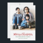Cartão De Festividades Foto da família personalizada Feliz Natal<br><div class="desc">Foto personalizada da família de Natal feliz com uma reviravolta contemporânea. Podemos estar a distanciar-nos sociais,  mas um pouco de humor às vezes ajuda!</div>