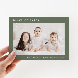 Cartão De Festividades Foto da família verde EMELIA Paz no Natal da Terra