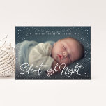 Cartão De Festividades Foto de Cheio de neve noturna silenciosa<br><div class="desc">Celebrar as festas com este Cartões de foto de Natal chic com roteiro moderno e queda de neve.</div>