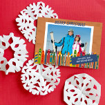 Cartão De Festividades Foto de Esquis Vintage com Tema de Esqui<br><div class="desc">Celebre seu amor pelo esqui com este cartão de férias de foto personalizado. Ele apresenta seu cumprimento personalizado e mensagem de remetente,  bem como sua foto,  juntamente com minhas ilustrações de esquis vintage contra um fundo marrom claro que parece revestimento de madeira de um lodge de esqui.</div>
