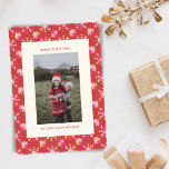Cartão De Festividades Foto de Flocos de Neve Geométricos Dourados Rosa-V<br><div class="desc">Celebre a temporada com este Cartão de Férias Moderno Vermelho, Rosa e Dourado Flocos de Neve Geométrica. Apresentando flocos de neve geométricos em uma paleta vermelha, rosa e dourada impressionante, esta placa adiciona uma reviravolta contemporânea aos seus cartões de natal. Personalize-o com a sua foto favorita e uma mensagem calorosa...</div>