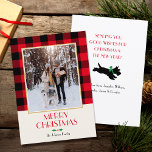 Cartão De Festividades Foto de Natal da família, Red Flat Personalizado<br><div class="desc">Um modelo de cartão de Natal tradicional, pronto para você personalizar com seu próprio texto e foto. Esta design festiva, mostra um padrão de Xadrez de Buffalo verificado que enquadra sua fotografia, e uma ilustração escocesa estilo vintage no verso. Este é um modelo editável, para que você possa personalizar todo...</div>