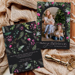 Cartão De Festividades Foto de Natal do Arco Botânico Rosa Cinza-Escuro d<br><div class="desc">Esta coleção apresenta cor d'água,  florais cor-de-rosa claro,  bagas e verde de inverno com tipografia moderna e elegante,  com padrão botânico invernal de volta.</div>