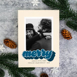 Cartão De Festividades Foto de Natal do Script Retroativo Azul de feliz<br><div class="desc">Este cartão de Natal inspirado apresenta a palavra feliz em um roteiro azul na parte inferior de uma foto na frente. A parte traseira da placa tem espaço para uma segunda foto. Personalize-o com uma breve saudação pessoal,  seu nome e o ano.</div>