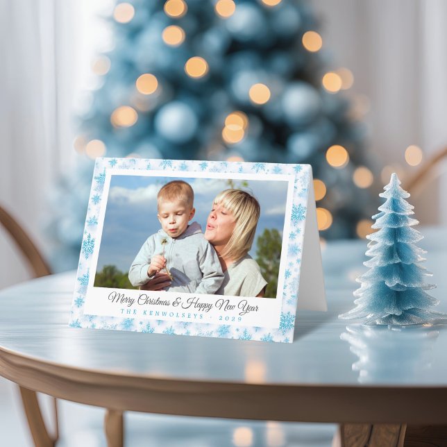 Cartão De Festividades Foto de Natal Icy Blue Snowflakes (Cool Icy Blue Snowflakes Christmas Photo Holiday Card)
