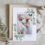 Cartão De Festividades Foto de Quadro de Folhagem de Natal Watercolor<br><div class="desc">Feliz feriado! Enviar desejos de férias para a família e amigos com este cartão de férias verde. Apresenta a ilustração aquarela de colas,  agulhas de pinheiros e eucalipto e verde-d'água com tipografia clássica. Personalize apresentando sua foto favorita e adicionando nomes e mensagens. Itens correspondentes estão disponíveis.</div>