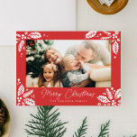 Cartão De Festividades Foto de quadros Red Holly Berry Corners<br><div class="desc">Envie um cartão de na moda e festivo esta temporada com este cartão com fotos completamente personalizável,  com trabalho de arte de folhagem de inverno desenhado à mão. Ele vem com um padrão correspondente na parte traseira e 2 fotos adicionais e espaço para texto adicional.</div>