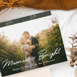 Cartão De Festividades Foto de Recém-Casados no Inverno Casados e Radiant