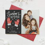 Cartão De Festividades Foto de Saudações da Estação Red Winter Mittens<br><div class="desc">Saudações da temporada | Envie seus desejos de feriado para amigos e familiares com este cartão de feriado personalizável. Este cartão fotográfico de Natal apresenta caligrafia moderna e luvas vermelhas de inverno. Personalize adicionando seus detalhes. Este cartão de feriado fotográfico está disponível em outras cores e estoque de papelão. Itens...</div>