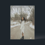 Cartão De Festividades Foto de Tipografia em negrito Natal moderno<br><div class="desc">Cartão de Natal moderno com "Feliz Natal" em tipografia ousada.</div>