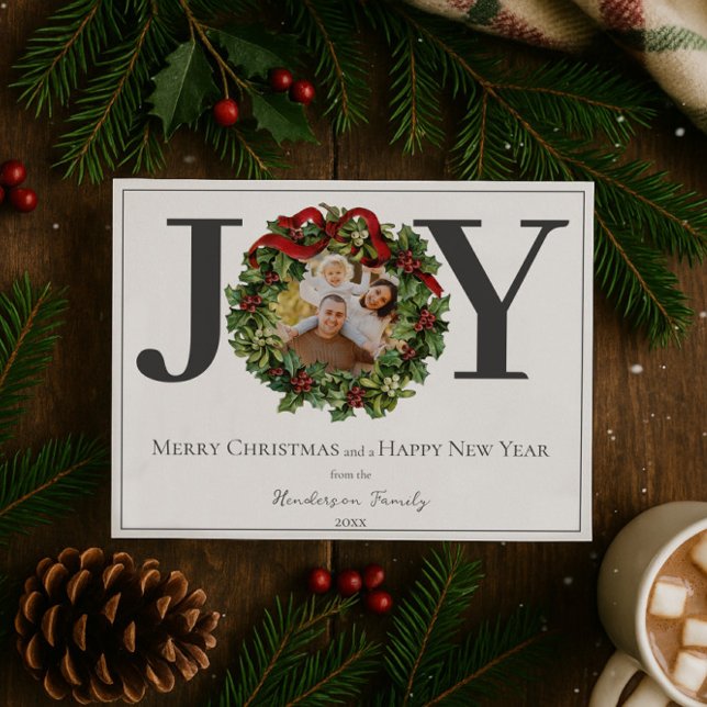 Cartão De Festividades Foto de White Joy Christmas Wreath (White Joy Christmas Wreath Photo Holiday Card)