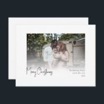 Cartão De Festividades Foto Desbotada do Script de Natal Moderno<br><div class="desc">Este moderno roteiro de Natal desvanecido cartão de feriado é perfeito para o seu chique minimalista de cartões de natal preto e branco. A caligrafia manuscrita branca é delicada e rústica enquanto permanece elegante e elegante. A design reflete um simples dia de inverno todo-branco e evoca memórias de uma vida...</div>