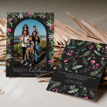Cartão De Festividades Foto do Arco Foliar de Folhagem Cinza-Escuro da Ci<br><div class="desc">Esta coleção apresenta cor d'água,  florais cor-de-rosa claro,  bagas e verde de inverno com tipografia moderna e elegante,  com padrão botânico invernal de volta.</div>