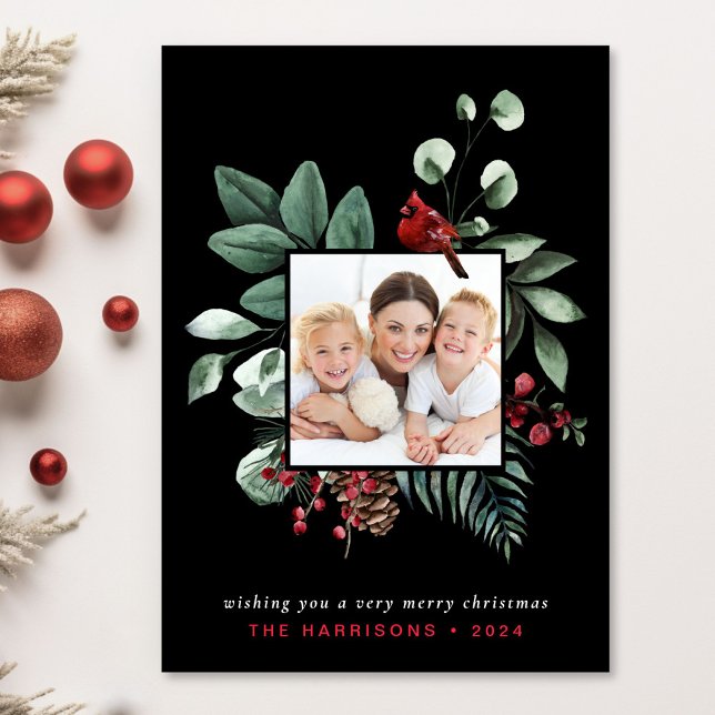Cartão De Festividades Foto do Cardeal Vermelho do Natal Elegante Preto (Share the love and warmth of the holiday season with this personalized photo Christmas card)
