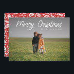 Cartão De Festividades Foto do Cheio White Script no Natal<br><div class="desc">Elegante e caprichoso,  este design de fotografia de cheio apresenta o tipo na moda com um gradiente desvanecido que sobrepõe a sua fotografia para realçar o texto. A parte traseira apresenta um padrão branco e oco,  assim como um ponto para uma foto e texto adicionais.</div>