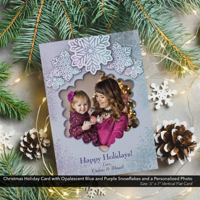Cartão De Festividades Foto do Floco de Neve Azul, Opalescente de Natal (Christmas Holiday Card with Opalescent Blue and Purple Snowflakes with Personalized Photo-5"x7" Card)