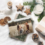 Cartão De Festividades Foto elegante, botânica verde mínima<br><div class="desc">Imagem elegante,  fotografia moderna e mínima,  de cor natural verde-oliva,  tipografia botânica com cor verde-d'água,  carta chata de Natal.</div>