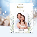 Cartão De Festividades Foto: Elegante Winter Greenery, Feriados Mais Feli<br><div class="desc">Personalize este belo cartão de férias com a sua própria fotografia! Opção para adicionar seu próprio dentro de mensagem para receber cartões com mensagem impressa ou para deixar o vazio dentro e adicionar sua mensagem mais tarde em casa. Design com a frase "Desejar-te os Feriados mais Felizes" em folha de...</div>