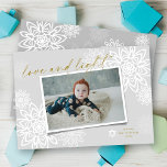 Cartão De Festividades Foto Leve De Amor E Chanucá<br><div class="desc">Flocos De Neve Brancos Elegantes De Inverno Flores 'Amor E Luz' Em Manuscrito, Cartão com fotos De Chanucá. O script de escrita manual e o plano de fundo podem ser alterados para qualquer cor da sua escolha. Arte projetada / original por gordura*fa*estanho. Fácil de personalizar com sua própria mensagem de...</div>