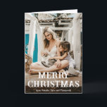 Cartão De Festividades Foto mínima do Natal moderno<br><div class="desc">Cartão de Natal moderno com um design simples e mínimo com "Feliz Natal" numa fotografia divertida e ousada sobre a sua foto favorita. O dentro tem uma segunda imagem junto com sua mensagem personalizada em preto e branco.</div>