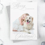 Cartão De Festividades Foto Mínima do Script de Natal Merry Cinza Silver<br><div class="desc">Inscrição elegante e romântica em caligrafia suave com uma fotografia e um padrão perfeito no verso. Para uma personalização mais avançada deste design,  clique no BOTÃO FERRAMENTA DESIGN AZUL acima!</div>