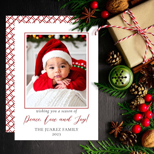 Cartão De Festividades Foto Mínima Vermelha e Branca, Paz, Amor e Alegria (Wish you friends and family "Peace, Love and Joy" with this photo minimalist red and white design.)