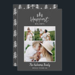 Cartão De Festividades Foto moderna e mínima de Natal<br><div class="desc">Cartão de Natal rústico e moderno de na moda multifotografia. Com texto desenhado à mão moderno e árvores. A cor do backer pode ser personalizada.</div>