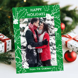 Cartão De Festividades FOTO PERSONALIZADA DE Natal Holly Berries<br><div class="desc">Personalize este cartão adicionando sua própria foto e texto sobre o fundo desenhado à mão, clique em "personalizar" para editar o texto e adicionar uma foto, você também pode editar as cores e as fontes. Adicione a foto abaixo dos dois arquivos de trabalho de arte se quiser que a arte...</div>