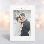 Cartão De Festividades Foto simples de recém-casados e Felizes<br><div class="desc">Natal moderno e simples | cartão com fotos de férias com padrão verde e branco do pinho no verso. Para personalização mais avançada deste design,  clique no BOTÃO FERRAMENTA DESIGN AZUL para alterar a fonte,  o tamanho e a cor.</div>