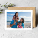Cartão De Festividades Foto Simples Peace On Earth Christmas Family Beach<br><div class="desc">Compartilhe o calor da estação com um cartão de feriado de praia da família "Peace on Earth". Este design elegante e minimalista destaca seus momentos familiares favoritos na praia, aliado a uma mensagem pacífica de Natal. Perfeito para um cartões de natal moderno e simples, com inserções horizontais de fotos para...</div>