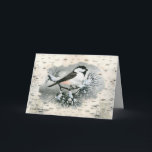 Cartão De Festividades Fundo tampado preto do latido de vidoeiro do<br><div class="desc">A pintura da aguarela do Peck de Linda Baysinger de um preto tampou o pássaro do chickadee, assento em um ramo do pinho, na neve, forma de forma livre com o fundo do latido de vidoeiro. Apenas adicione seu próprio texto, para personalizar. Peck de Linda Baysinger do © da imagem...</div>