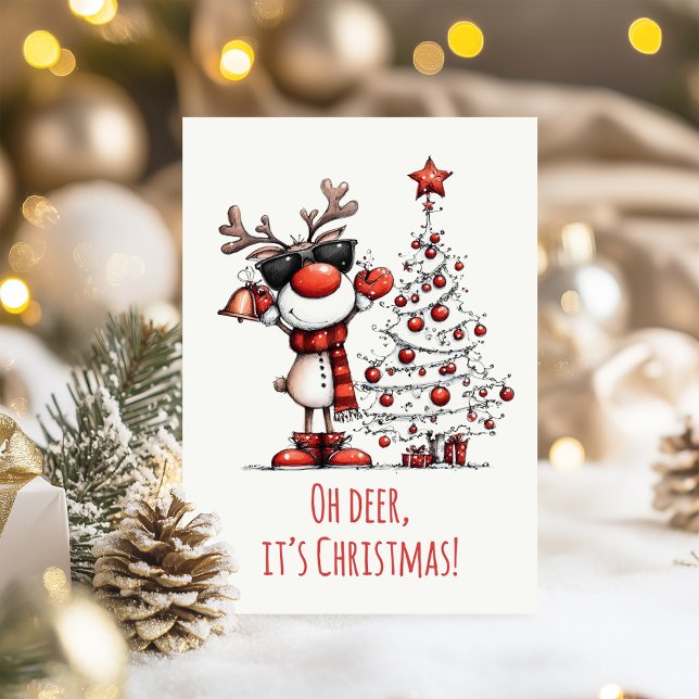 Cartão De Festividades Funny Reindeer Christmas Card – Oh Deer! (Funny Reindeer Christmas Card – Oh Deer! on a table with Christmas decoration)
