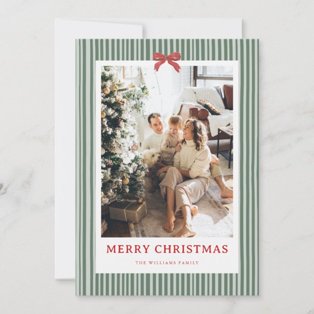 Cartão De Festividades Green Stripe Red Bow Christmas Photo Holiday Card (Frente)