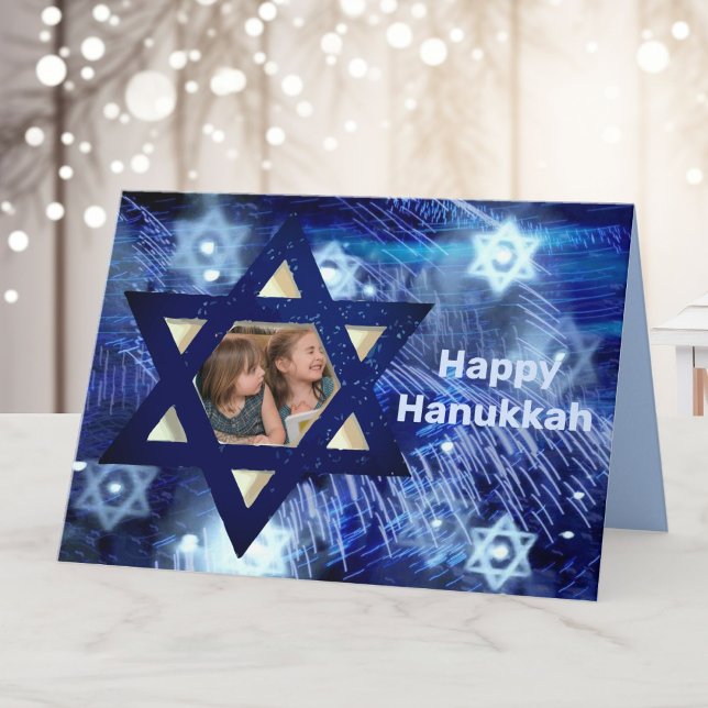 Cartão De Festividades Hanukkah 1 ou 2 Crianças da Família de Fotos Azul (Criador carregado)