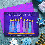 Cartão De Festividades Hanukkah Blue Boho Padrão Vela Paz Luz de Amor<br><div class="desc">"Paz, amor e luz." Uma ilustração lúdica, moderna e artística das velas de padrão de feto em uma menorah ajuda você a lançar no feriado de Chanucá. Velas azuis cortadas com padrões coloridos de folha de alumínio sobrepõem um fundo rico e profundo de textura azul. Folha cor-de-rosa-quente, fina, roxa, sobre...</div>