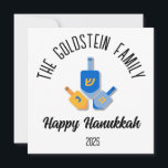 Cartão De Festividades Hanukkah Judaico Chanuka Nome da Família Personali<br><div class="desc">Adicione um toque festivo às suas celebrações de Hanukkah com nossos acessórios de nome personalizados! Com belos itens relacionados ao Hanukkah, como Menorá, Dreidel e Sufganiyot, é perfeito para abençoar seus amigos no Chanuka! O destaque? Um recurso de nome de família personalizado! Adicione o nome da sua família ao design,...</div>
