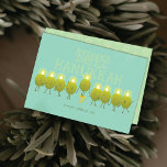 Cartão De Festividades Hanukkah Menorah Olives | Teal Green Group<br><div class="desc">Celebre o Festival das Luzes com um sorriso! Este cartão de Chanucá apresenta um grupo de azeitonas divertidas que se acendem juntas para formar uma menorah, com a mensagem brincalhona "Feliz Chanucá de olá". Perfeito para famílias, amigos, organizações ou empresas — e disponível com um modelo de logotipo para um...</div>