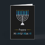 Cartão De Festividades Hanukkah Moderno Preto com Silver Menorah e Azul<br><div class="desc">Este moderno e elegante cartão Chanucá apresenta um Menorah prateado com velas azuis e turquesas e chamas douradas amarelas,  sobre fundo preto.</div>