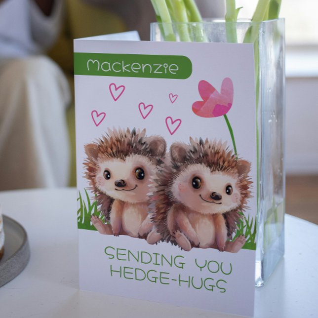 Cartão De Festividades Hedgehog Hugs Namorados personalizados (Hedgehog Hugs personalized Valentines Holiday Card by Ricaso. Cute hedgehogs, love hearts and flower)
