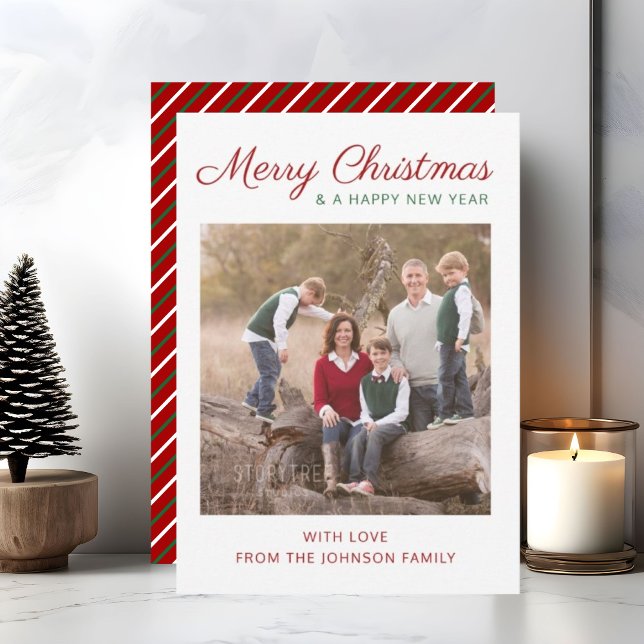 Cartão De Festividades Imagem de Natal do Elegante Modern Script Red Stri (Elegant Modern Script Red Stripes Christmas Photo Holiday Card)