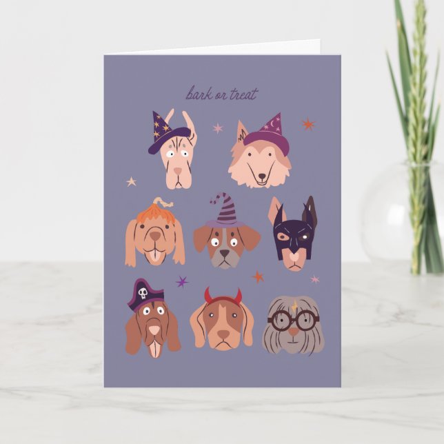 Cartão De Festividades Latido ou tratamento dos cães do Dia das Bruxas (Frente)