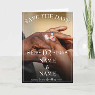 Cartão De Festividades Mãos de um casal de casamento com anel